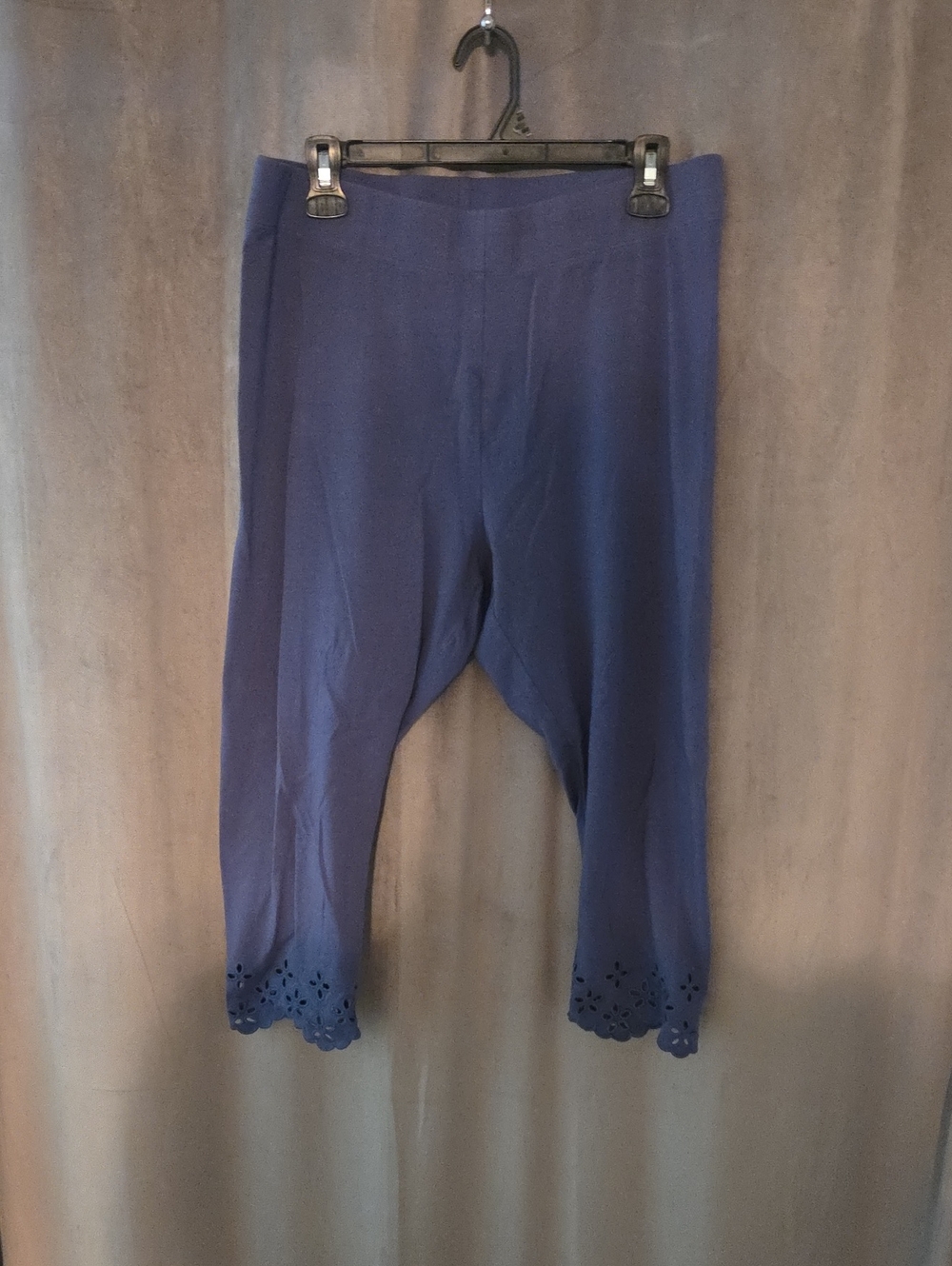 Penningtons Size X Navy Cropped Leggings with Laser-Cut Hem